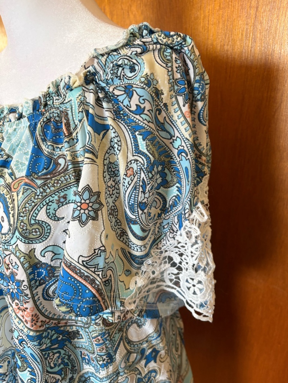New 2X Stem & Vine Blue Paisley Off the Shoulder Crochet Blouse - Picture 5 of 13